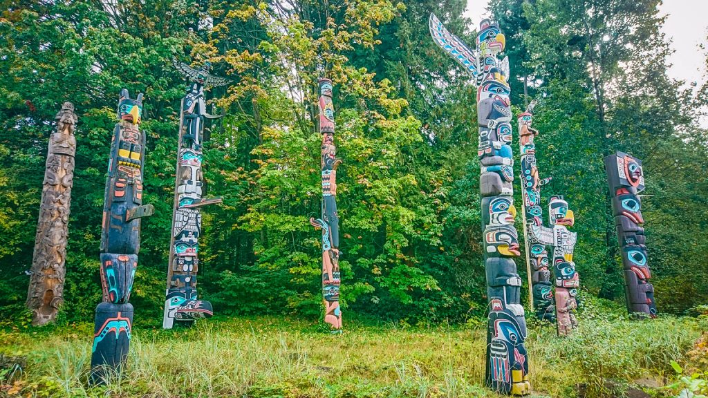 Totem dans Stanley Park à Vancouver au Canada